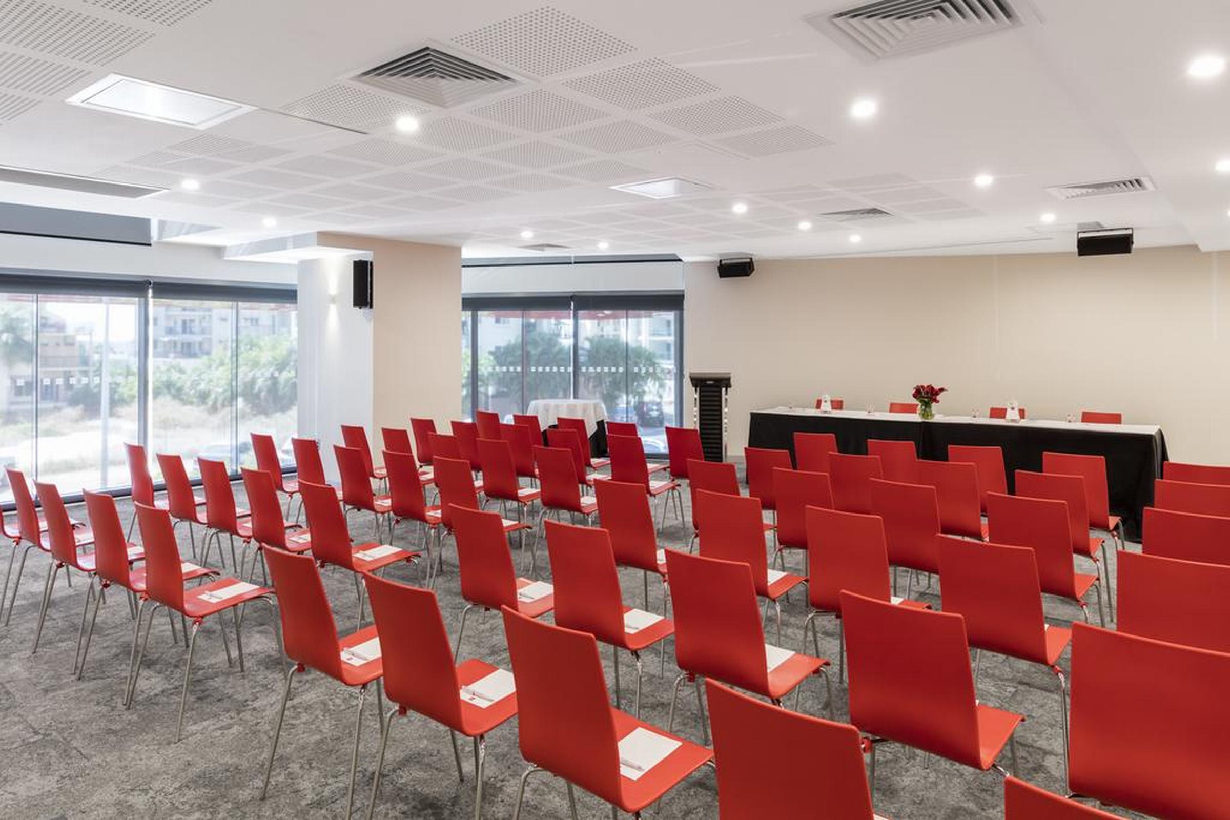 Oaks Darwin Elan Hotel 외부 사진